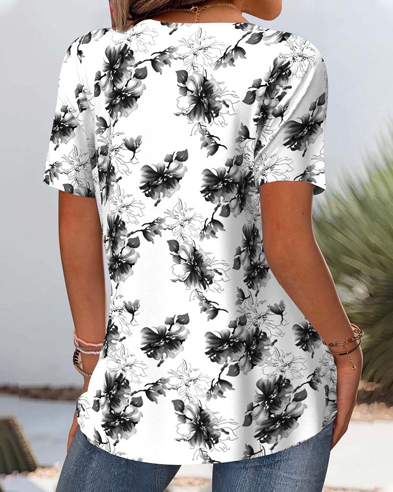 Ulla™ – Kortärmad Blus med Blommönster