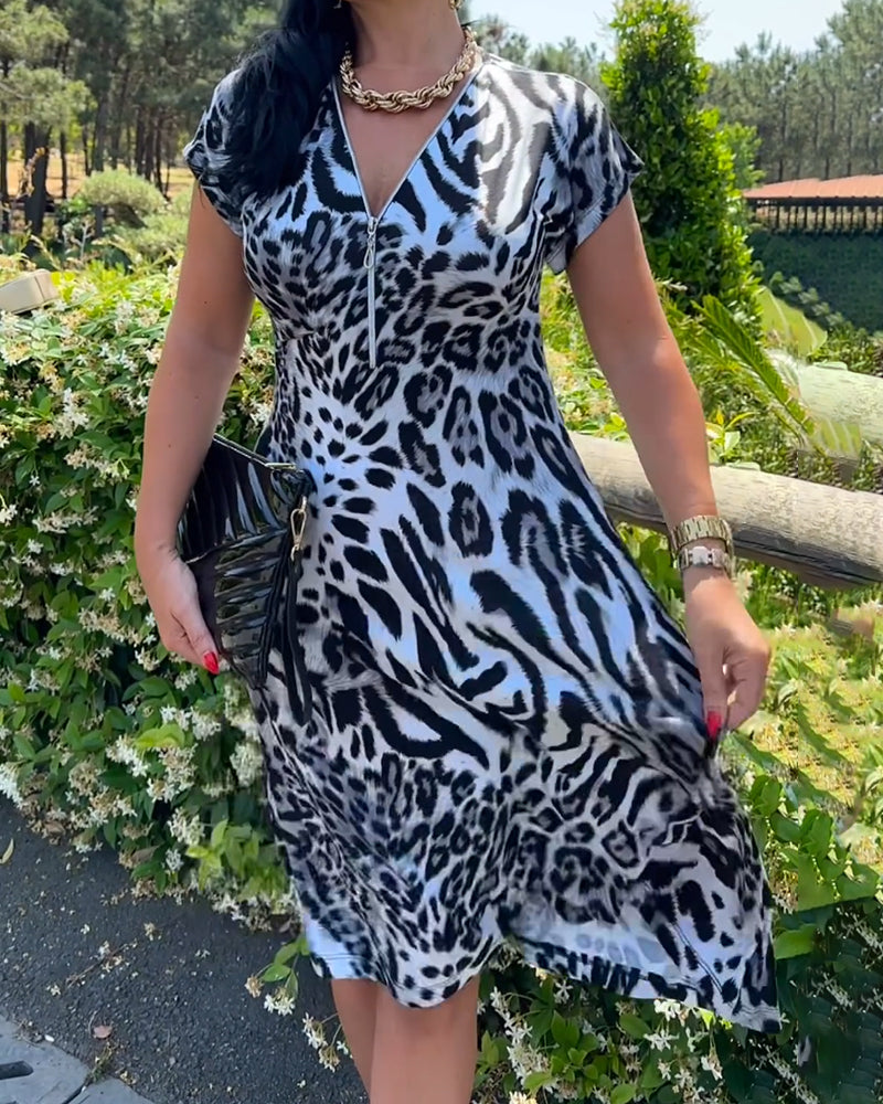 Tove™ – Klänning med Leopardmönster och Dragkedja