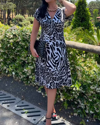 Tove™ – Klänning med Leopardmönster och Dragkedja